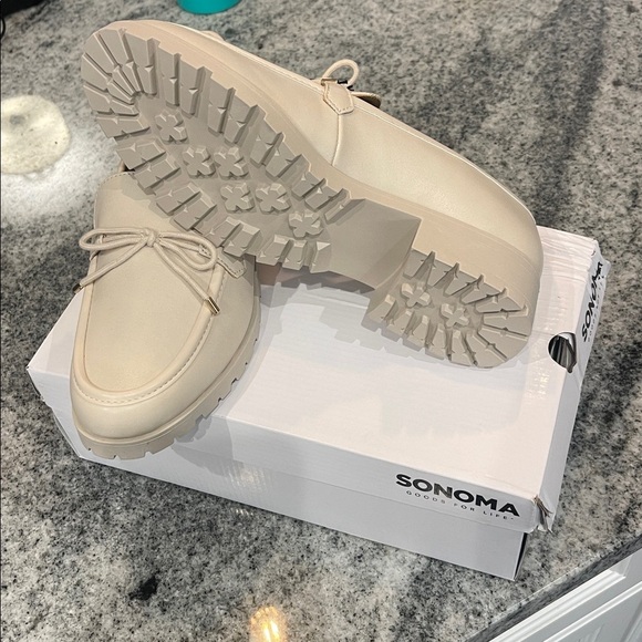 Sonoma Irelandd cream woman’s lug Loafers with tie lace for Women - Picture 6 of 6